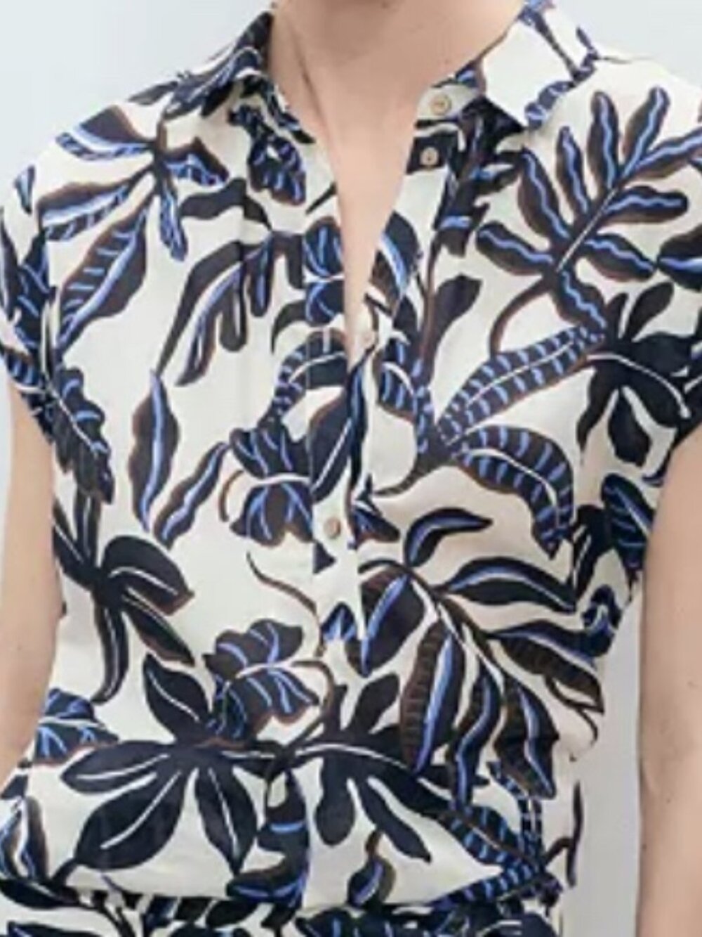 Mango Women short sleeve tropical leaf printed blouse SZ: 12
